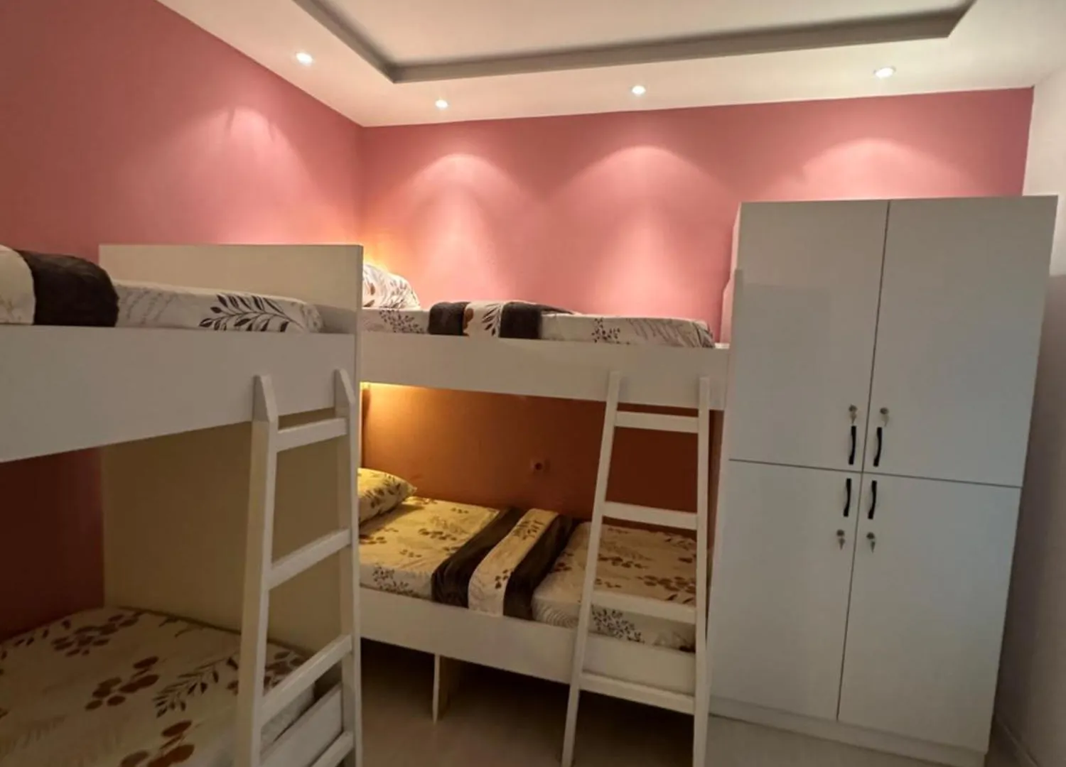 Tirana Blloku Vibes Hostel 알바니아