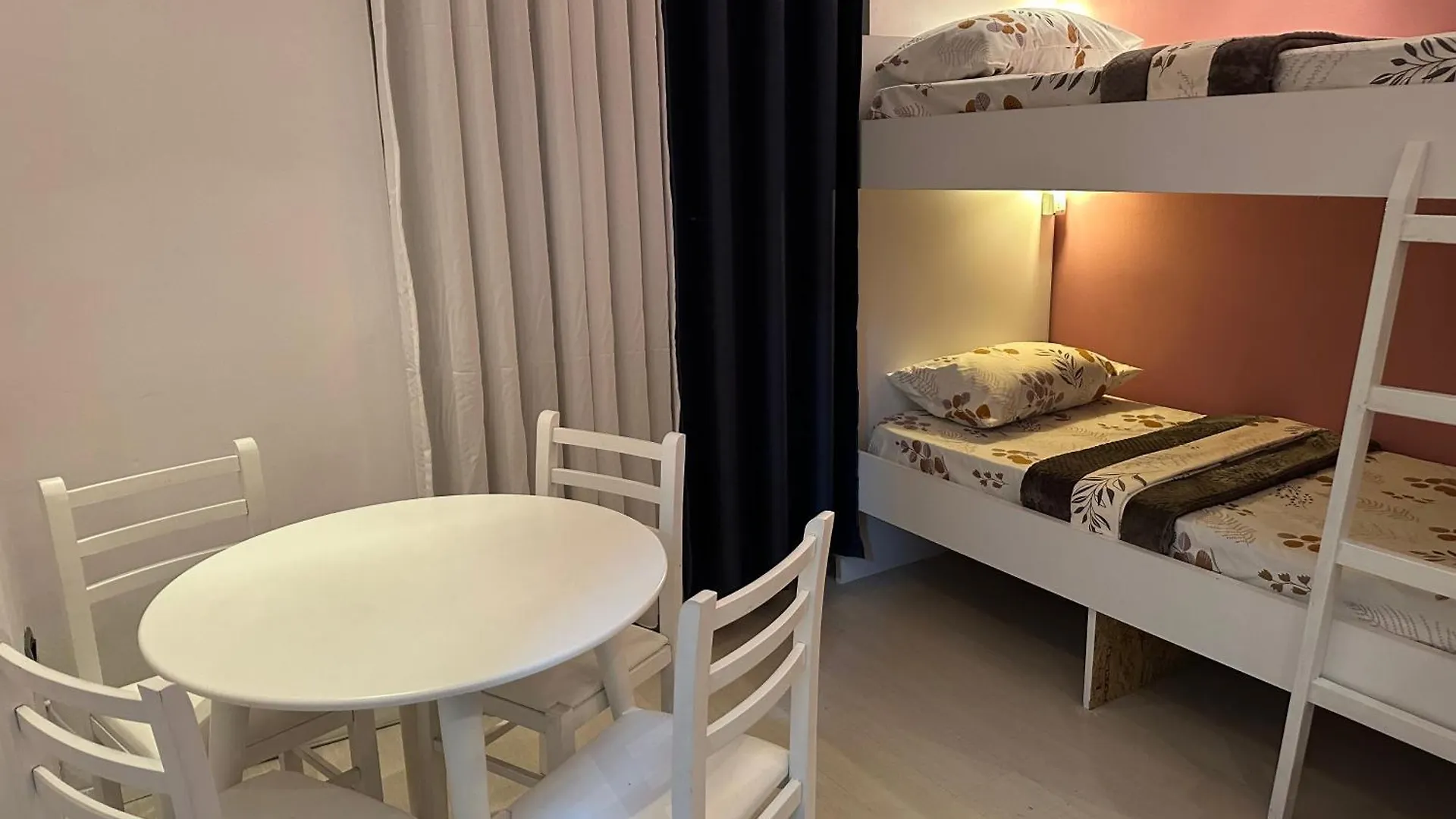 Tirana Blloku Vibes Hostel